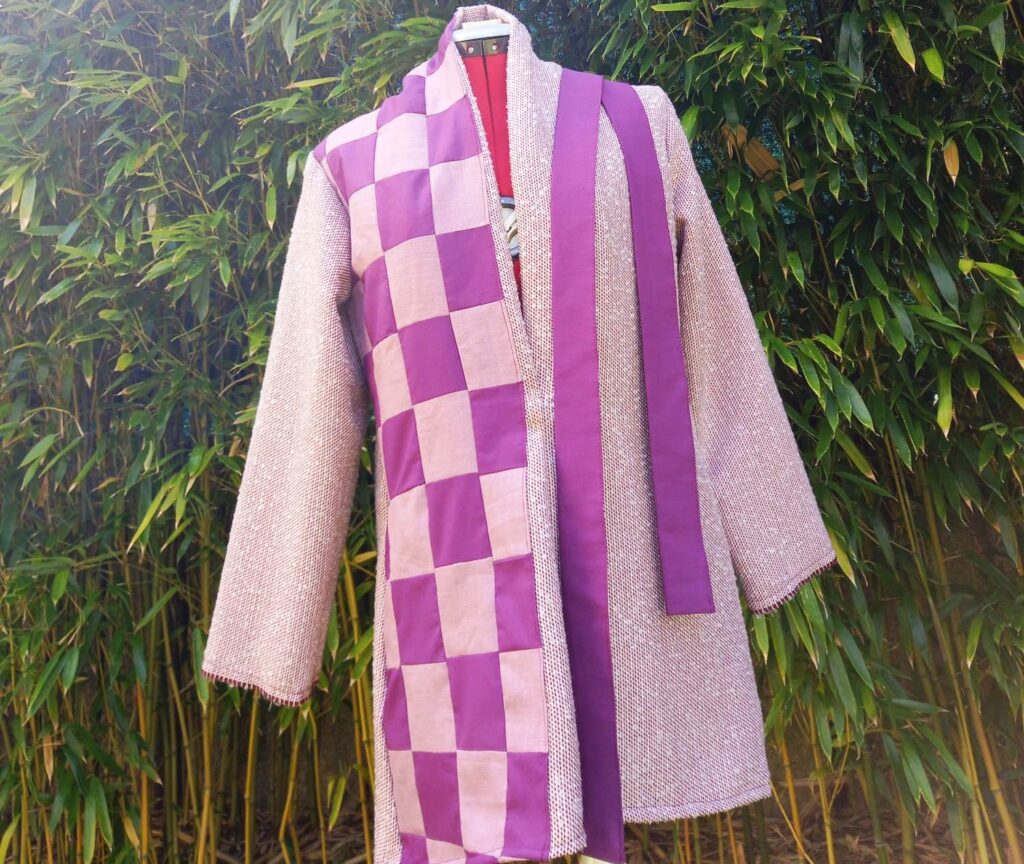 Chaqueta patchwork. Tejido: algodón. Color: salmón y fucsia. Talla S. Marca H.Kane.