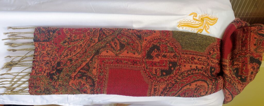 Cashmere. Color: gama de granates. Marca: Alsahih.