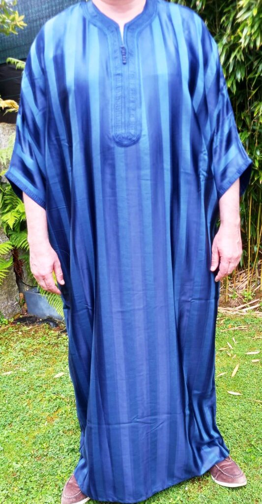 Jalaba, 1 pieza. Tela: algodón. Color: gama de azules. Modelo: Talla XL. Marca: Alsahih.