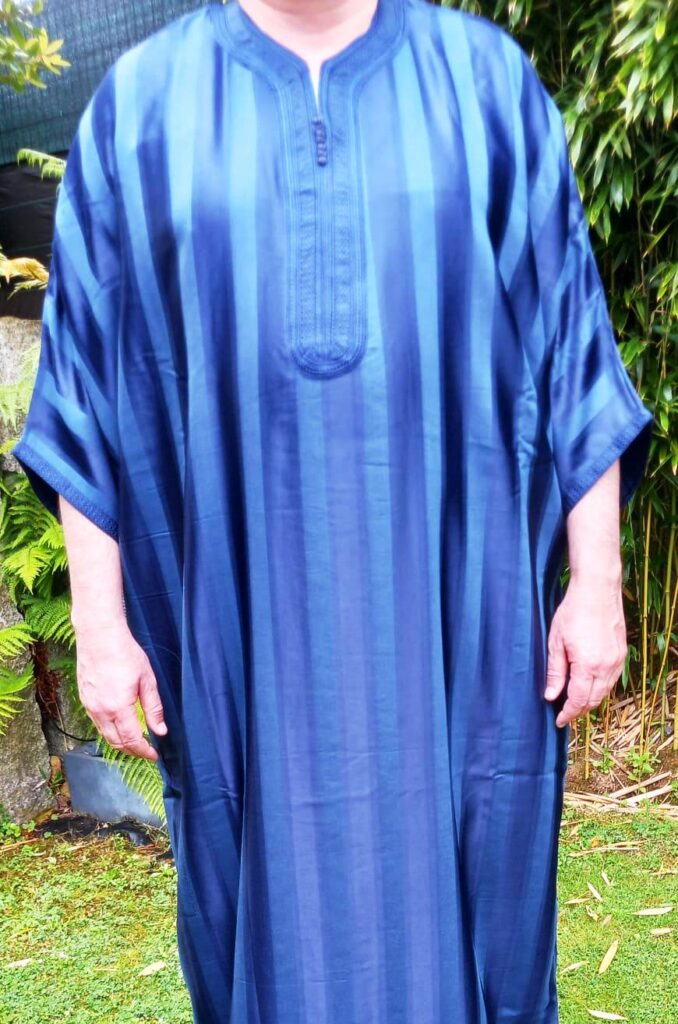 Jalaba, 1 pieza. Tela: algodón. Color: gama de azules. Modelo: Talla XL. Marca: Alsahih.